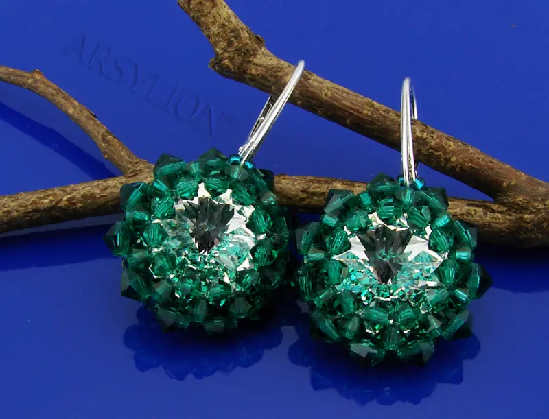 srebrne emerald kolczyki z markowych kryształów bicone Fuchsia i rivoli Crystal Comet Argrnt Light (CAL)