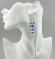 długie, srebrne kolczyki ozdobione kryształkami Swarovski w kolorze szafirowym capri blue