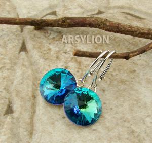 Srebrne, wiszące kolczyki z dużymi, okrągłymi czeskimi kryształami Rivoli o średnicy 14 mm w hipnotyzującym, niebiesko-morskim kolorze Crystal Oceanic.