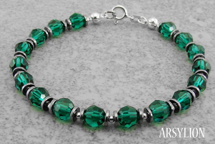 bransoletka z kryształkami w kolorze emerald