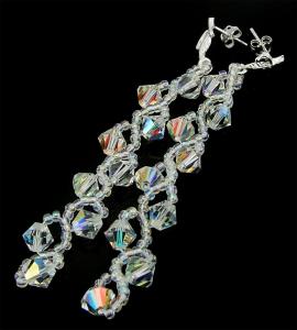 długie kolczyki z opalizującymi kryształkami crystal ab