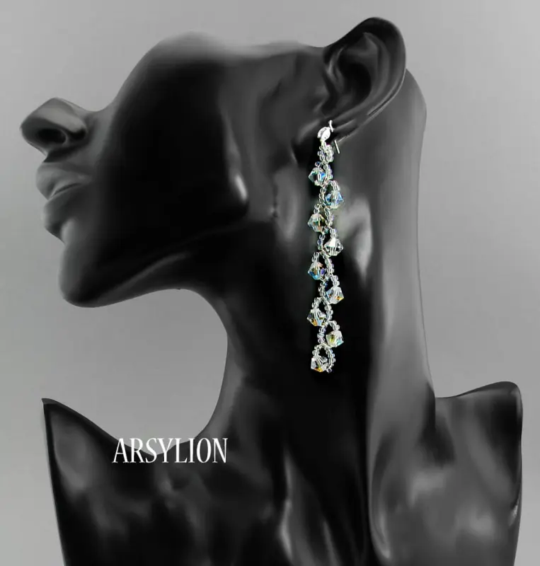 długie kolczyki z opalizującymi kryształkami crystal ab