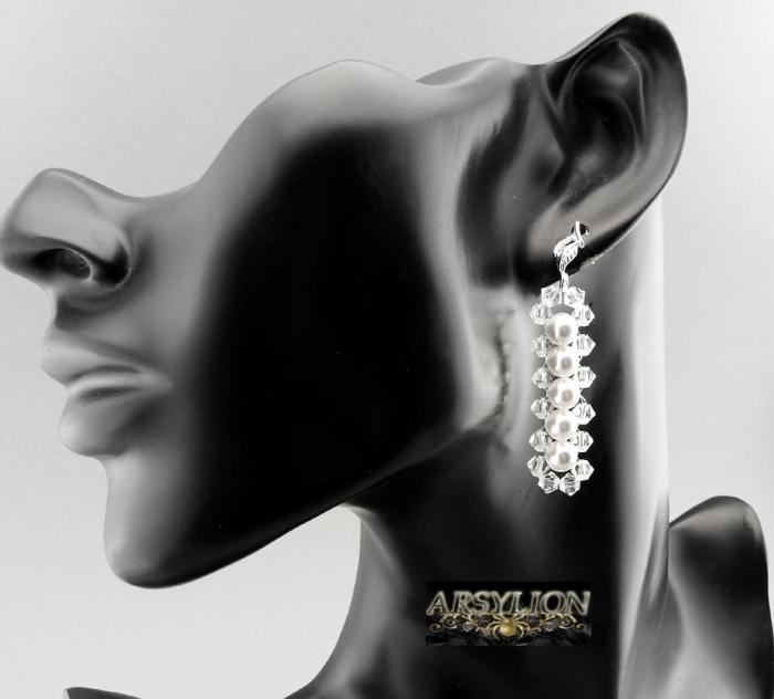 Kolczyki z białymi perełkami i kryształkami crystal