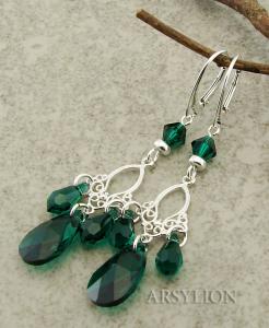 długie kolczyki z oryginalnymi kryształkami emerald na filigranie 925