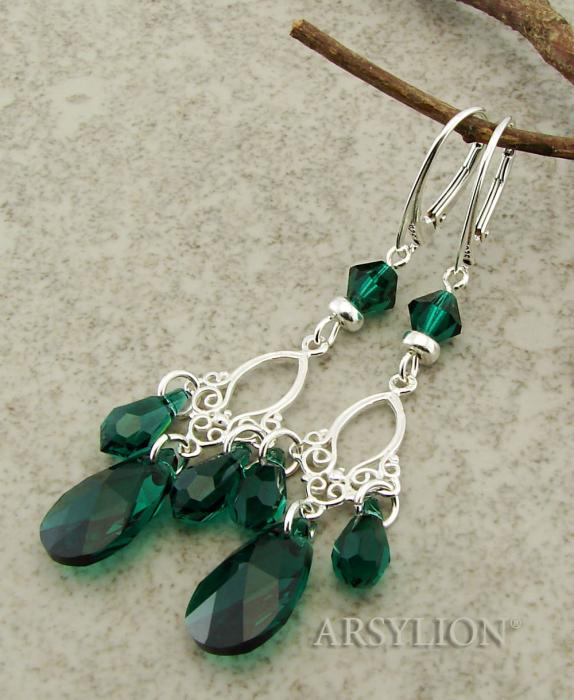 długie kolczyki z oryginalnymi kryształkami emerald na filigranie 925