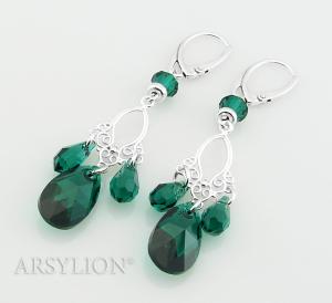 długie kolczyki z oryginalnymi kryształkami emerald na filigranie 925