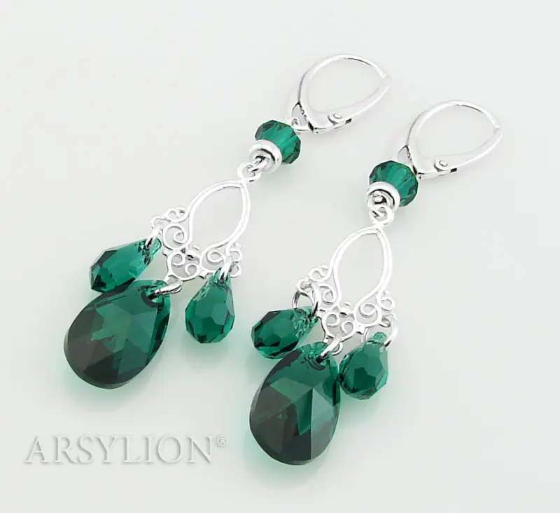 długie kolczyki z oryginalnymi kryształkami emerald na filigranie 925