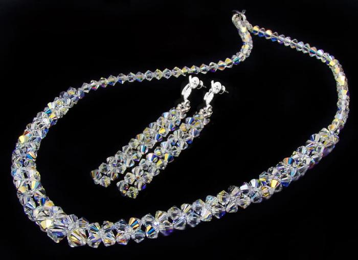 komplet z opalizującymi kryształkami Crystal AB