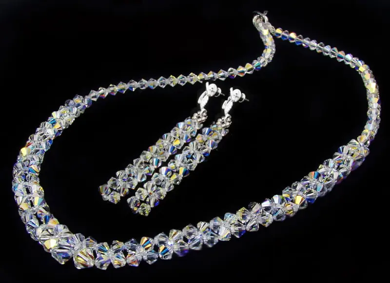 komplet z opalizującymi kryształkami Crystal AB