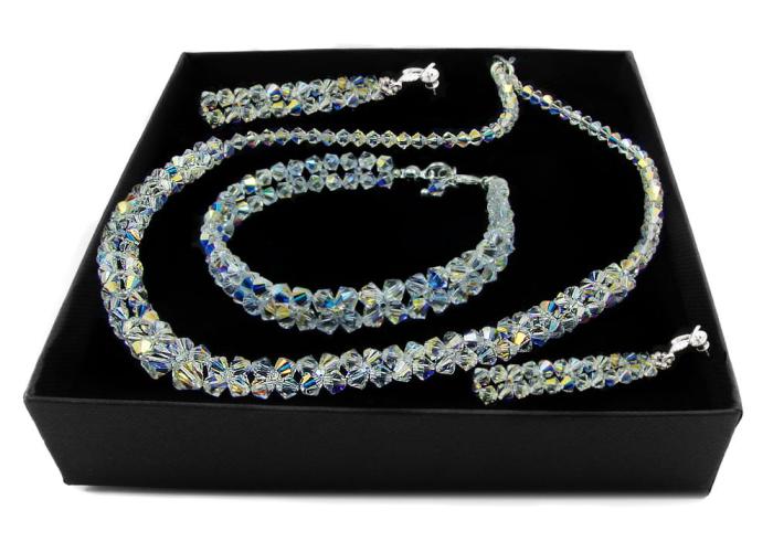 Komplet z opalizującymi kryształkami Crystal AB