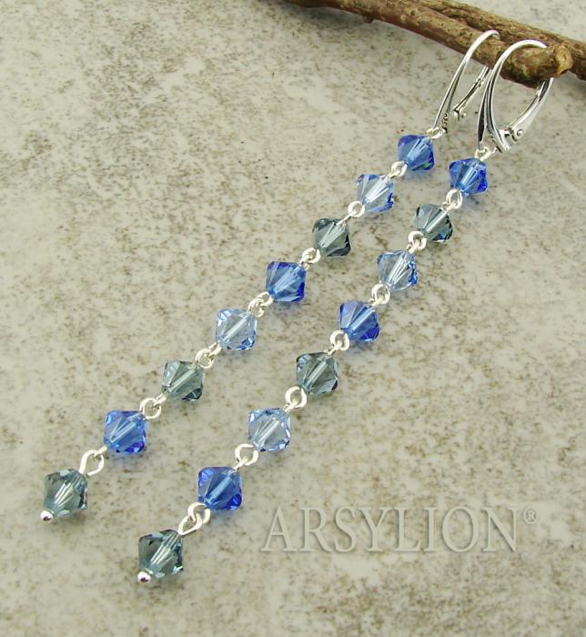 srebrne długie kolczyki z kryształkami sapphire łańcuszki