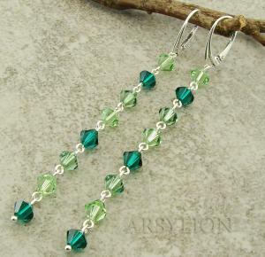 srebrne długie kolczyki z kryształkami emerald peridot erinite łańcuszki