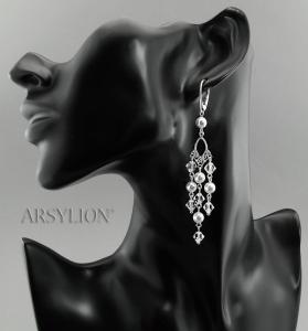 srebrne długie kolczyki z oryginalnymi kryształkami crystal i kryształowymi perłami white